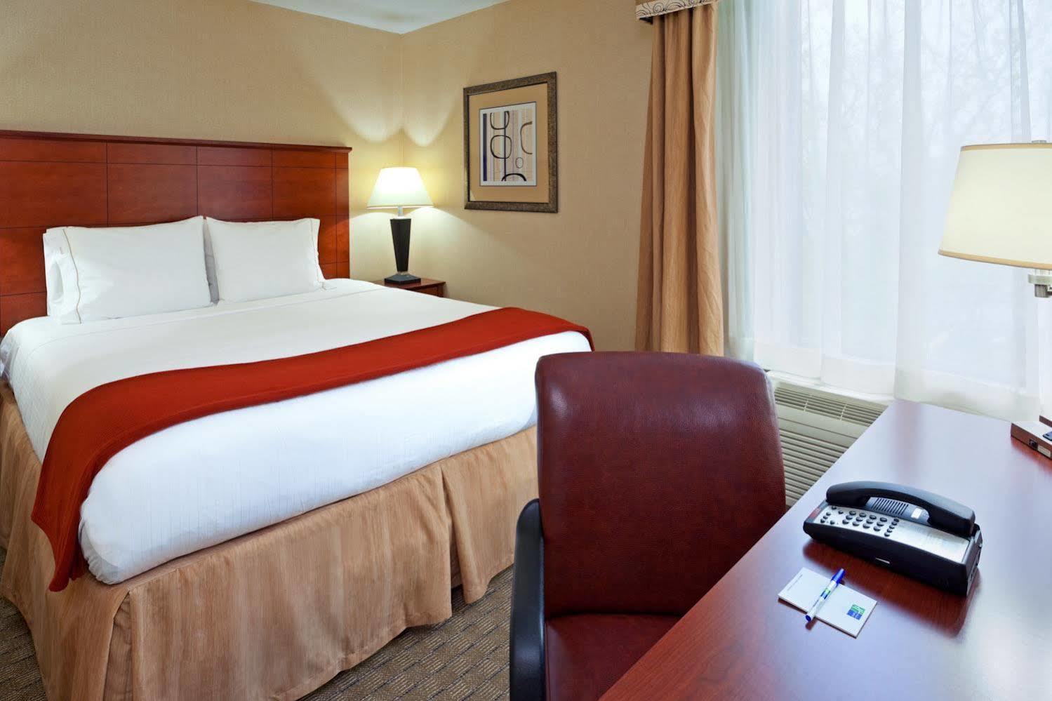 Holiday Inn Express Ramsey Mahwah By Ihg Extérieur photo